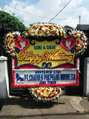 Karangan Bunga Pernikahan Sungai Miai
